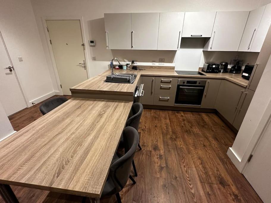 باركنغ Luxury 2 Bedrooms Apartment المظهر الخارجي الصورة